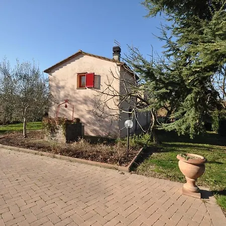 Montecchio Sleeps 4 Pool Wifi Villa *
